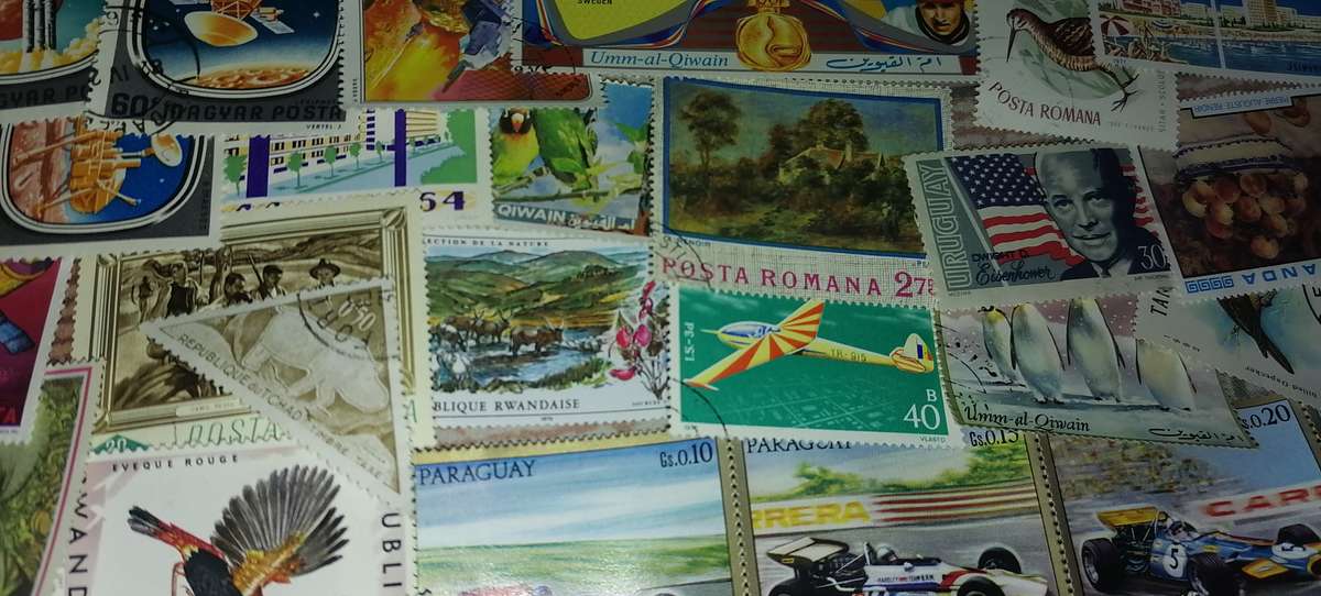 200 x Thematic stamps - good variety