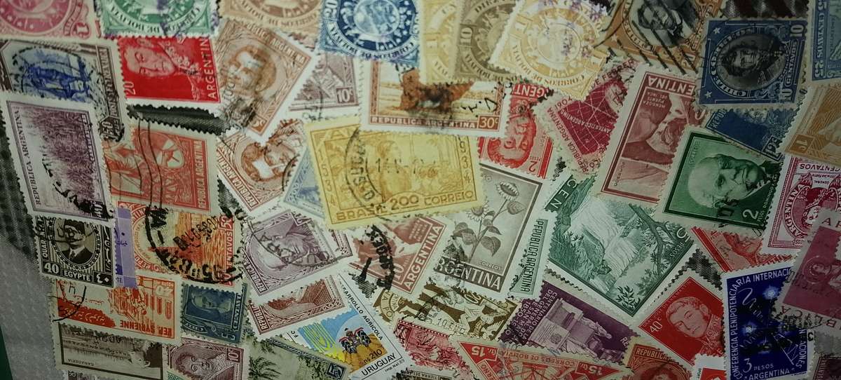 200 x South America Countries Stamps