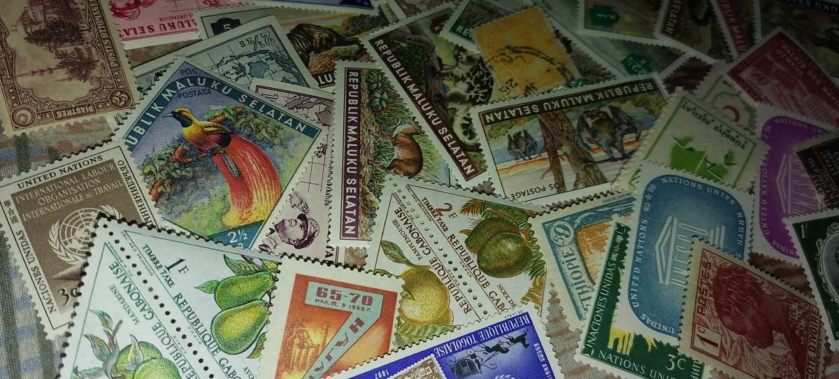 500 X Beautiful old STAMPS
