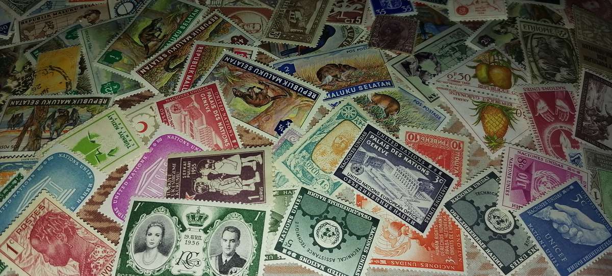 500 X Beautiful old STAMPS