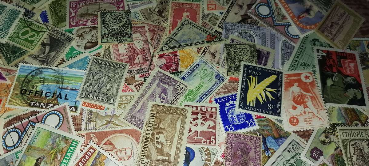 500 X Beautiful old STAMPS