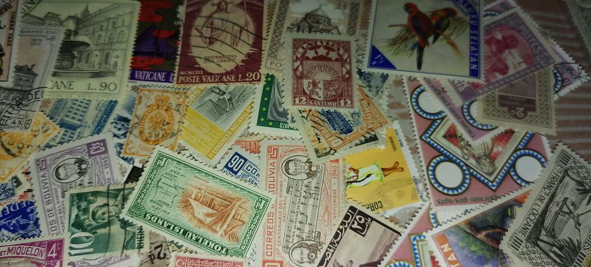 500 X Beautiful old STAMPS