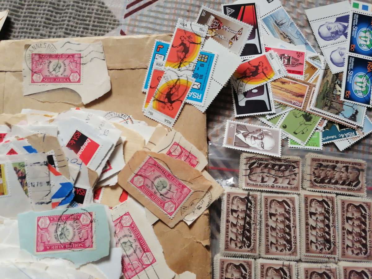 Large South African stamps Collection with many 100's of stamps - NICE COLLECTION