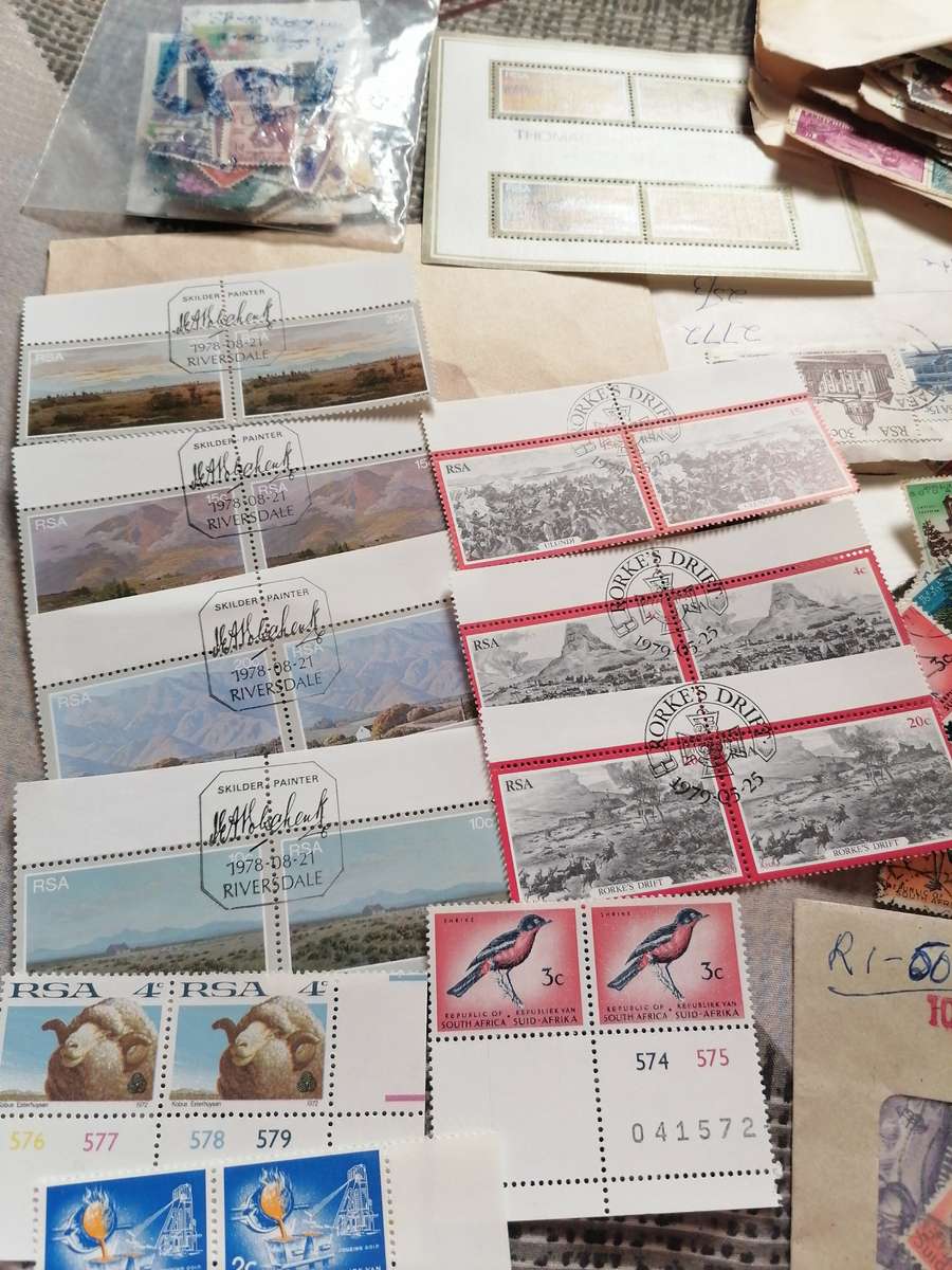 Large South African stamps Collection with many 100's of stamps - NICE COLLECTION