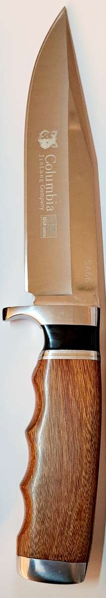 2 COLUMBIA HUNTING KNIVES  STAINLESS STEEL OUTDOOR ** SA65 & SA66 SHEATH** (28CM)** NEW**