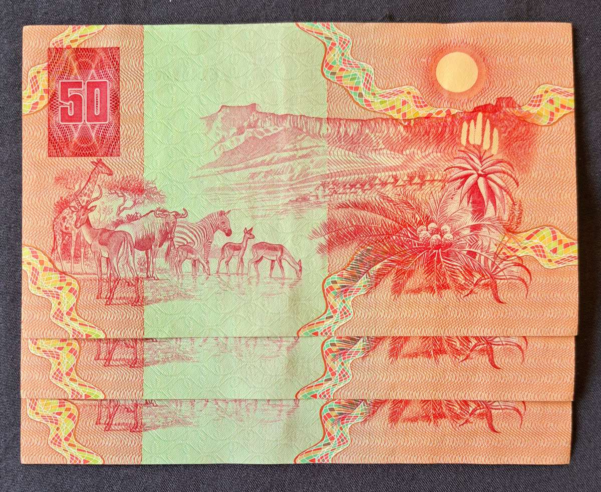 3 × R50 BANK NOTES OF SOUTH AFRICA IN SERIAL NUMBER SEQUENCE **AE 385 E** TO **AE 387 E* NEW * UNC.
