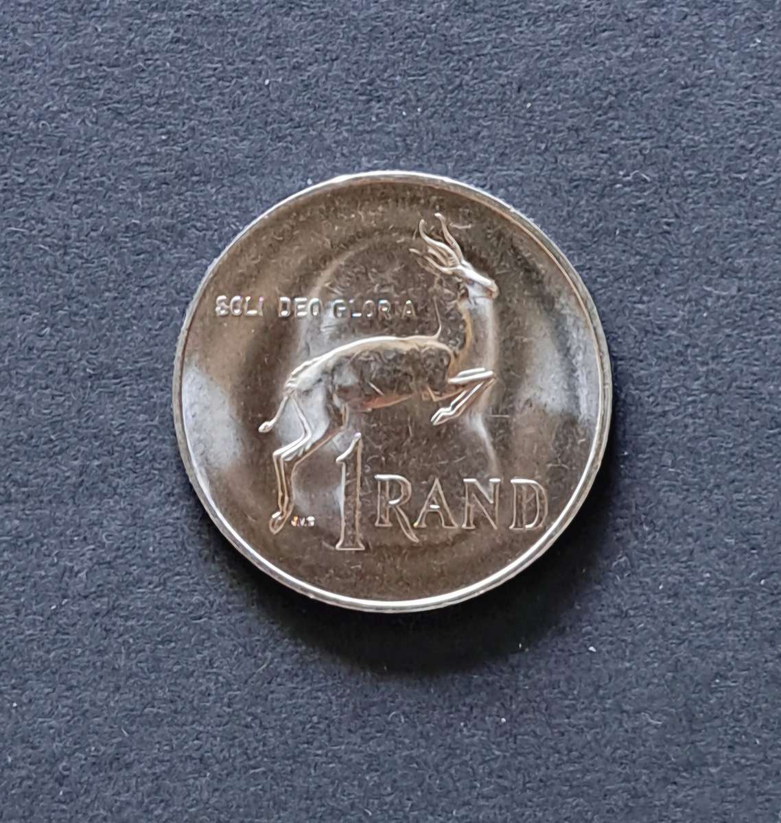 1 (ONE ) RAND - 1990 -**BOTHA**ERROR COIN** GHOSTING PORTRAIT VISIBLE ON REVERSE **DIE TRANSFER**.