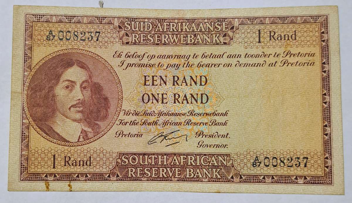 UNION OF SOUTH AFRICA **ONE RAND BANK NOTE** A87 008237.