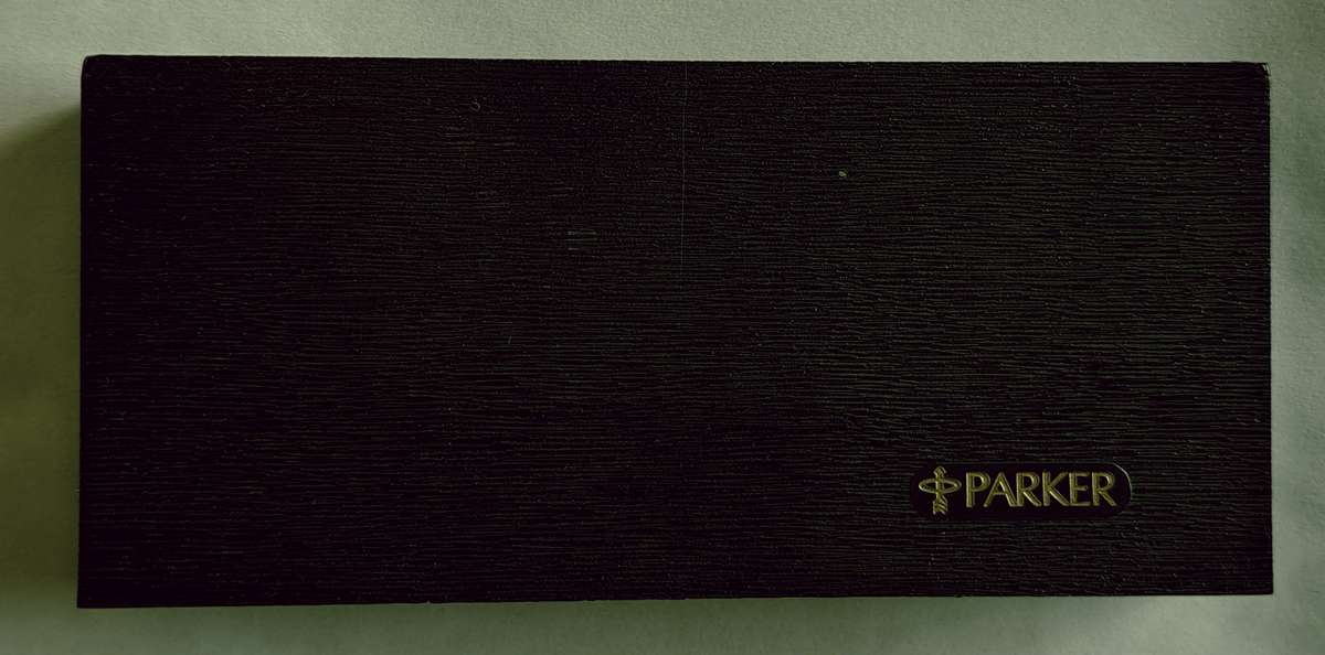 PARKER ROLLER BALLPOINT PEN & PENCIL SET IN ORIGINAL CASE.