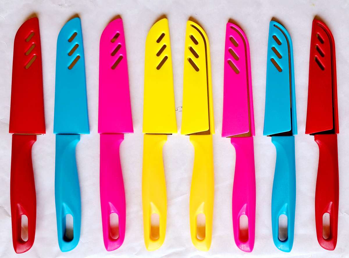 Kitchen Knife Combo - 8 Knives for One Bid