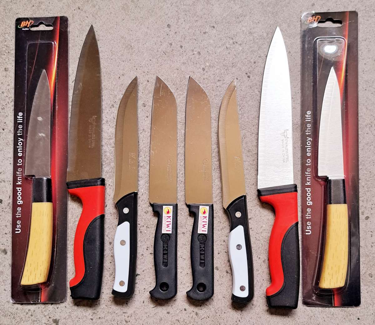 KITCHEN KNIFE  COMBO  8 × KNIVES FOR ONE BID. ?..**NEW**