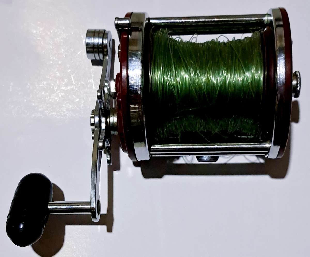 Vintage Penn-Jigmaster Red "Penn:500" Salt/Fresh Water. Reel  Made in USA.