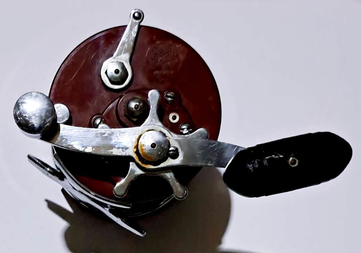 Vintage Penn-Jigmaster Red "Penn:500" Salt/Fresh Water. Reel  Made in USA.