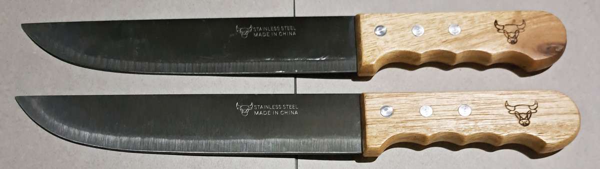 Kitchen knife combo  2 x knives for one bid 32cm.