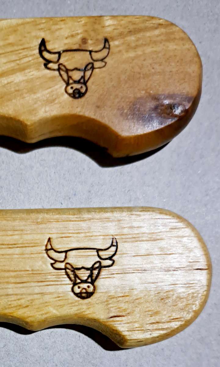 Kitchen knife combo 2 x knives for one bid 32cm