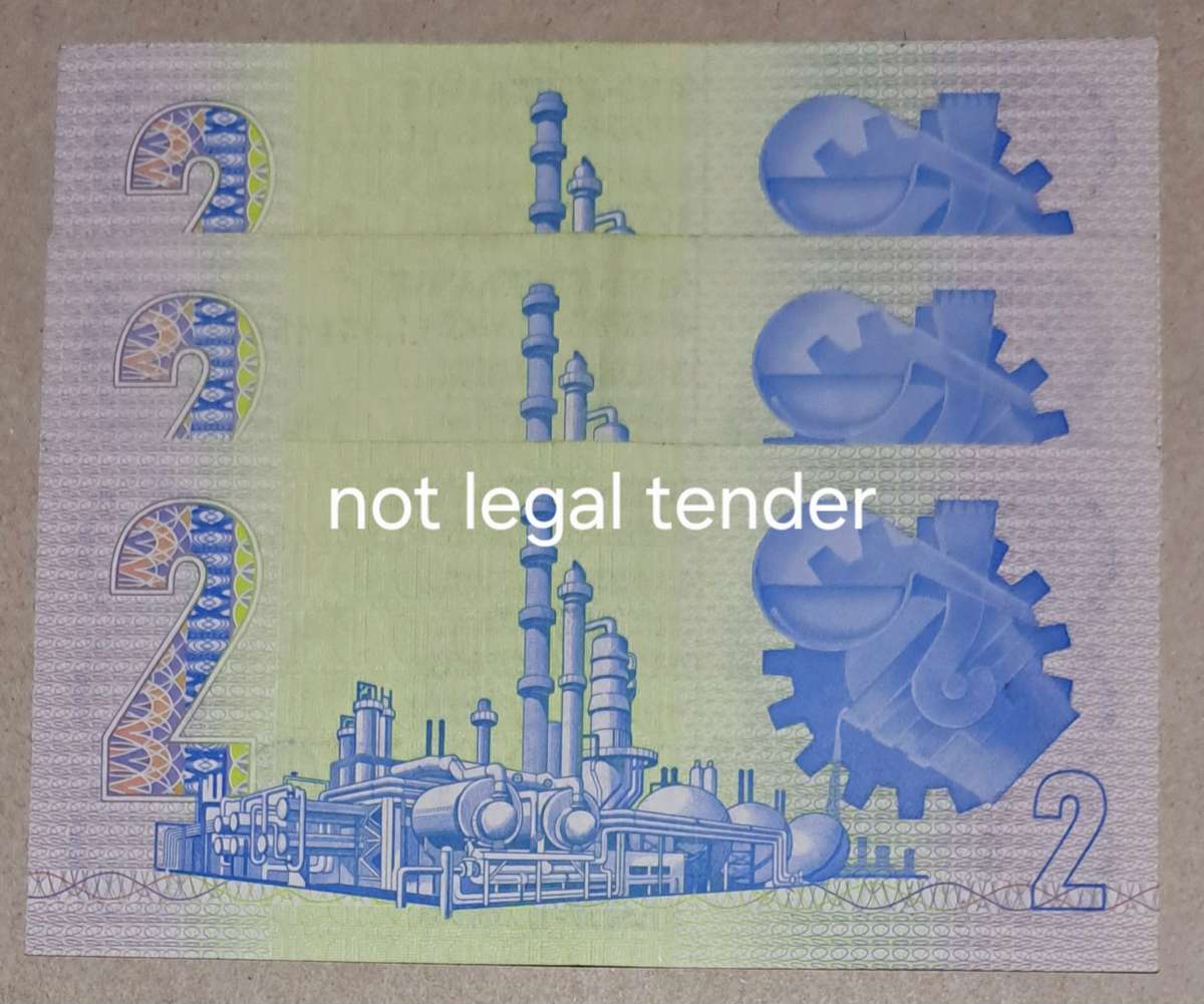S.A. 3 Two Rand Bank Notes in Serail Number Sequence EL 3314566 to EL 3314568 . " New notes "