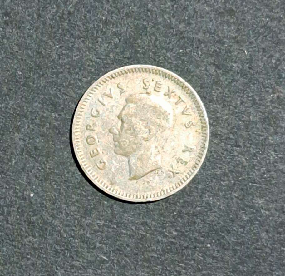 S.A.  1952 "3D" Threepence Silver coin. " 372 "