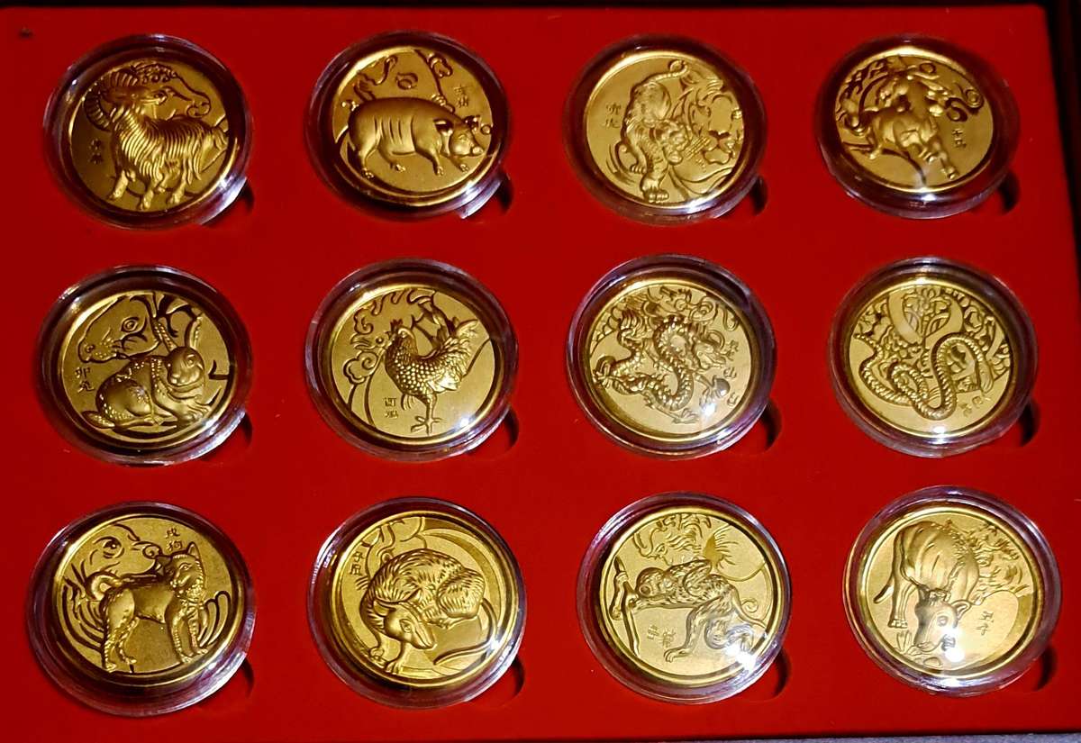 12 Zodiac Golden Foil Commemorative Coin Set.-12 Unique Animal Designs in Display Box.