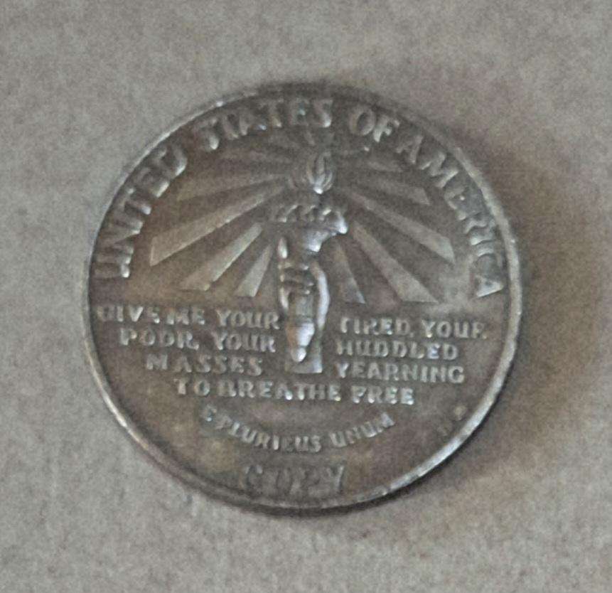 1906 Ellis Island USA Library coin    Commemorative Coin. "Crown Size Coin.