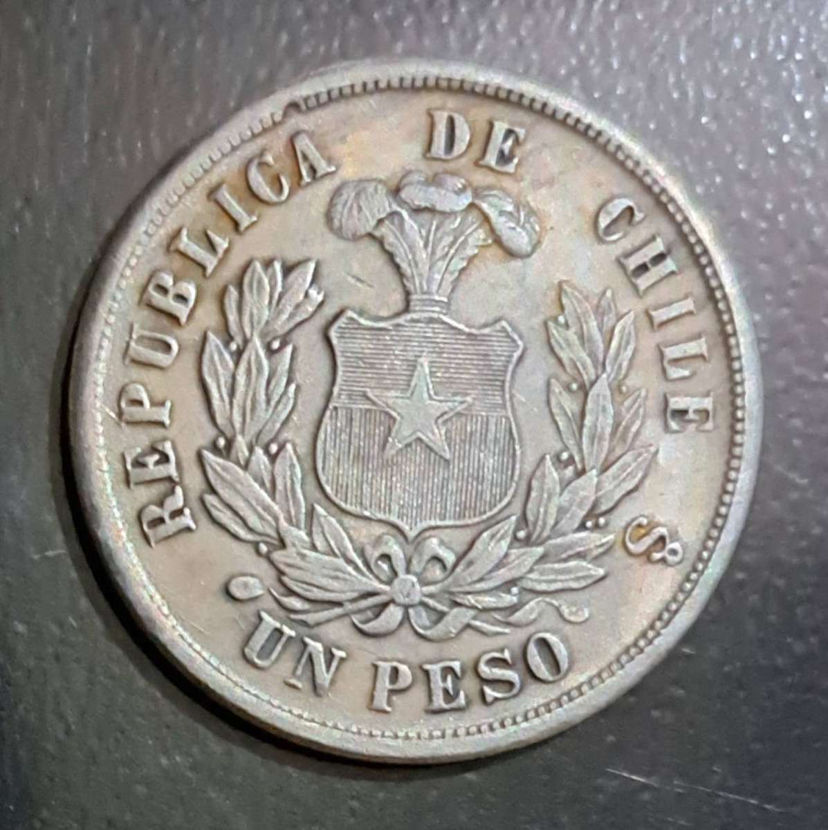 1881 Vintage Mexican UN PESO Vintage Commemorative Coin. " Crown Size Coin "