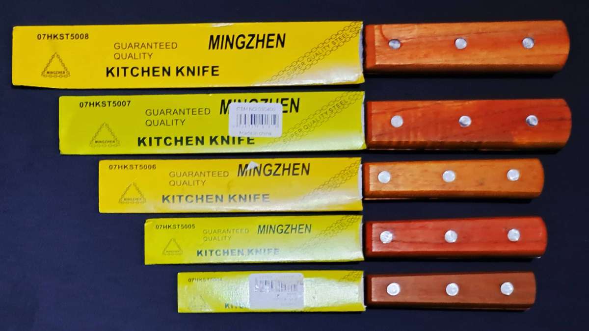 Kitchen knife combo  5  knives with wooden Handel  from 18cm to 31cm New.