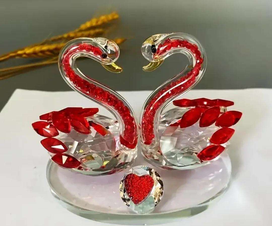 Elegant Crystal Swan Statue with Heart-Shaped Base -Red & -Clear Crystal Glass in Box  New