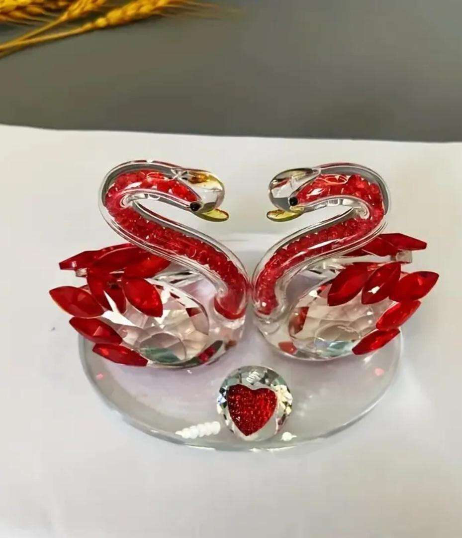 Elegant Crystal Swan Statue with Heart-Shaped Base -Red & -Clear Crystal Glass in Box  New