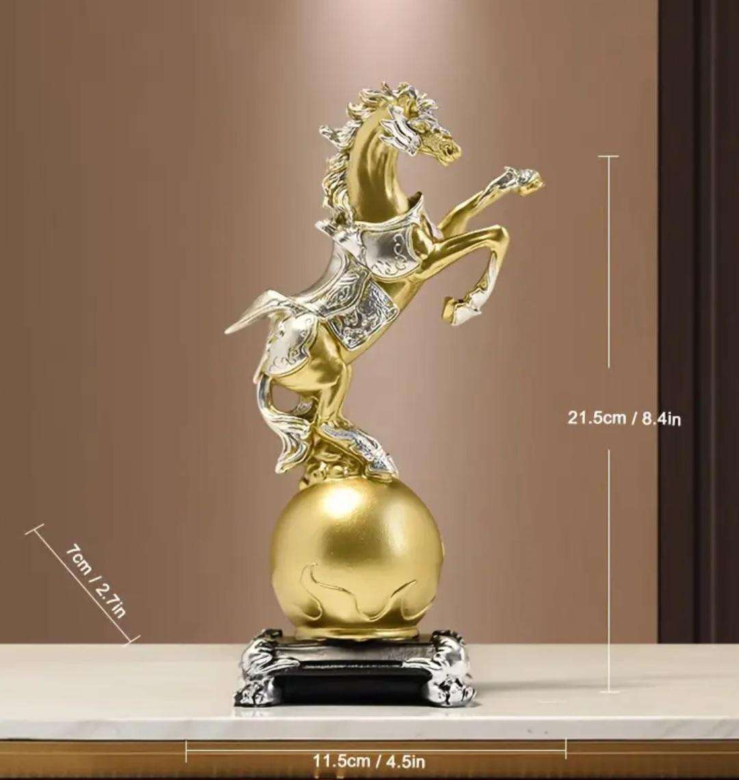 Elegant Golden & Silver Decorative Resin Horse Statue/Sculpture New in Box. Indoor Ornament.