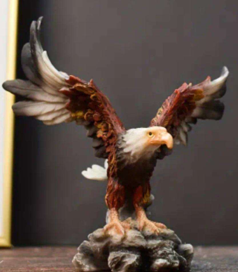 Beautiful Modern Resin Eagle Statue "Stunning" New in Box "