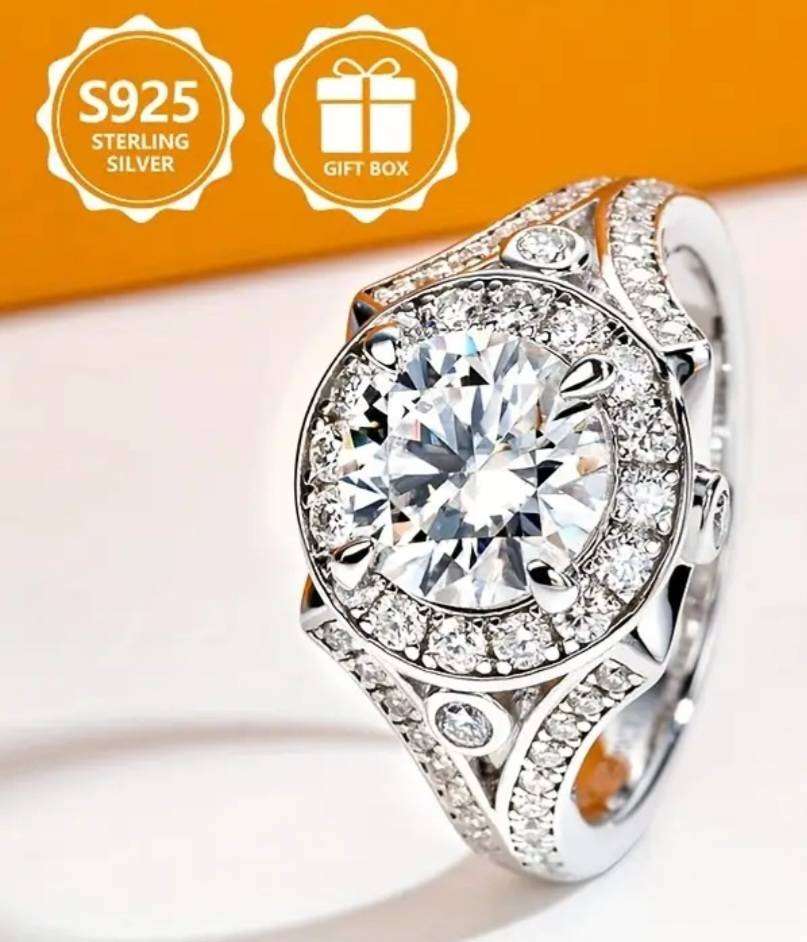 Sterling Silver Women's Ring Luxurious & Elegant Design,Inlaid with Full Brick Pattern.Size 8 in Box