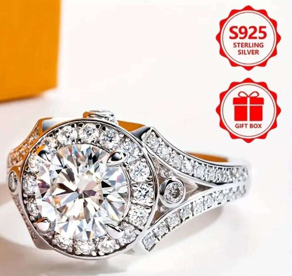 Sterling Silver Women's Ring Luxurious & Elegant Design,Inlaid with Full Brick Pattern.Size 8 in Box