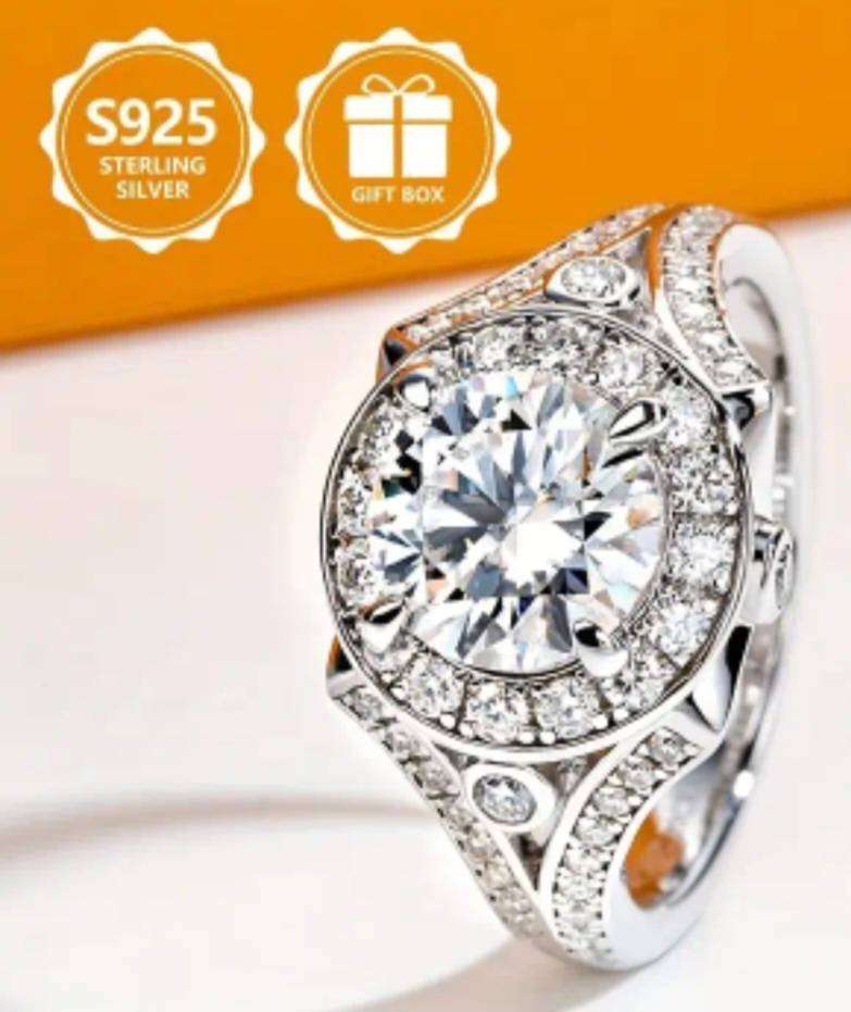 Sterling Silver Women's Ring Luxurious & Elegant Design,Inlaid with Full Brick Pattern.Size 8 in Box