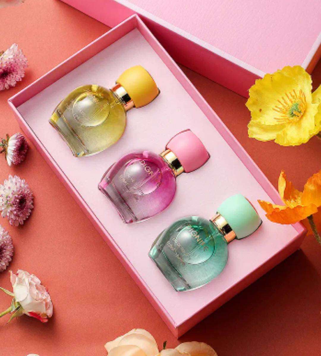 Elegant Fragrance Dignife Trio:Luxurious 3pc Women's Perfume New in Gift Box.