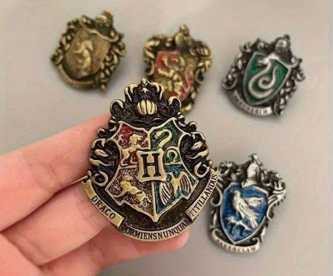 5pc Harry Potter Hogwarts House Crest " Pin Badges" The Full Set of 5pc" New