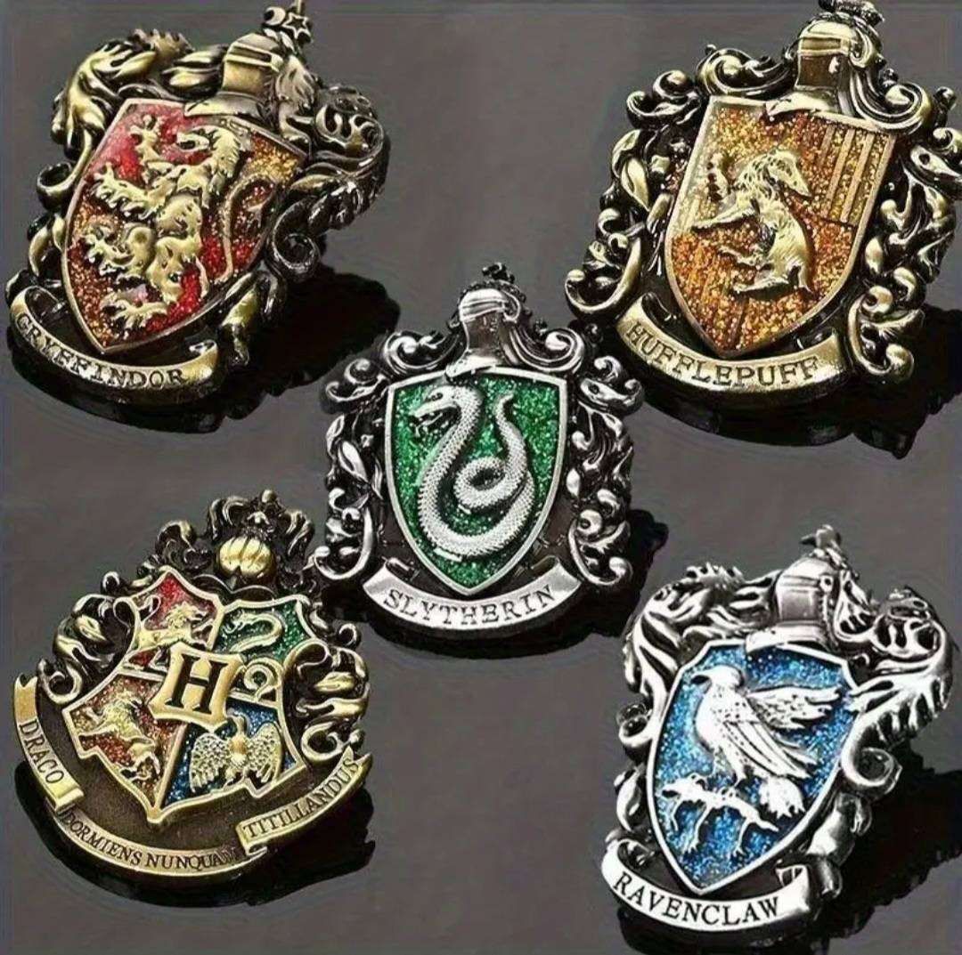 5pc Harry Potter Hogwarts House Crest " Pin Badges" The Full Set of 5pc" New