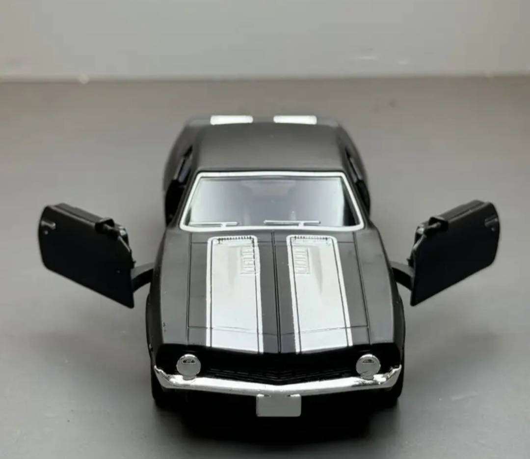 Ford Mustang Die-Cast 1:36 Pull Back Friction Ricing Toy Car. New " Black "