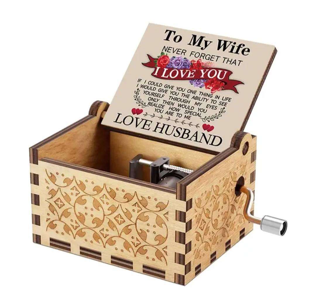 Music Gift Box, Wooden Hand Crank Musical Box Play "You Are My Sunshine" Gift For Vroulief"