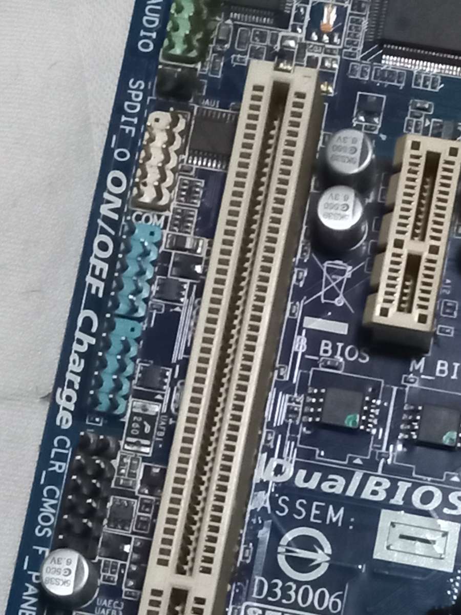 Gigabyte GA-F2A75M-HD2 motherboard