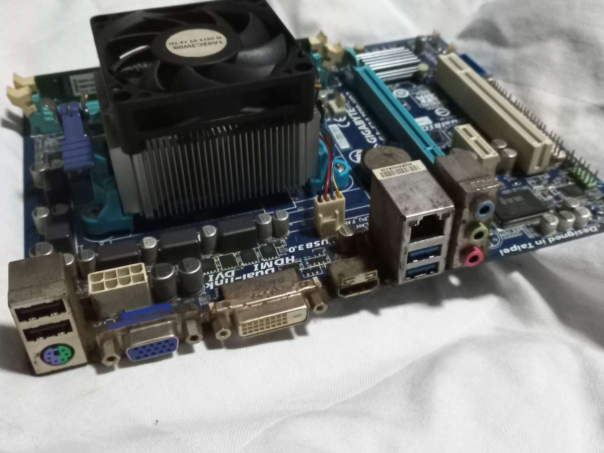 Gigabyte GA-F2A75M-HD2 motherboard
