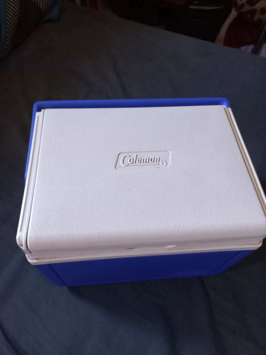 Coleman cooler box 4.7 liters