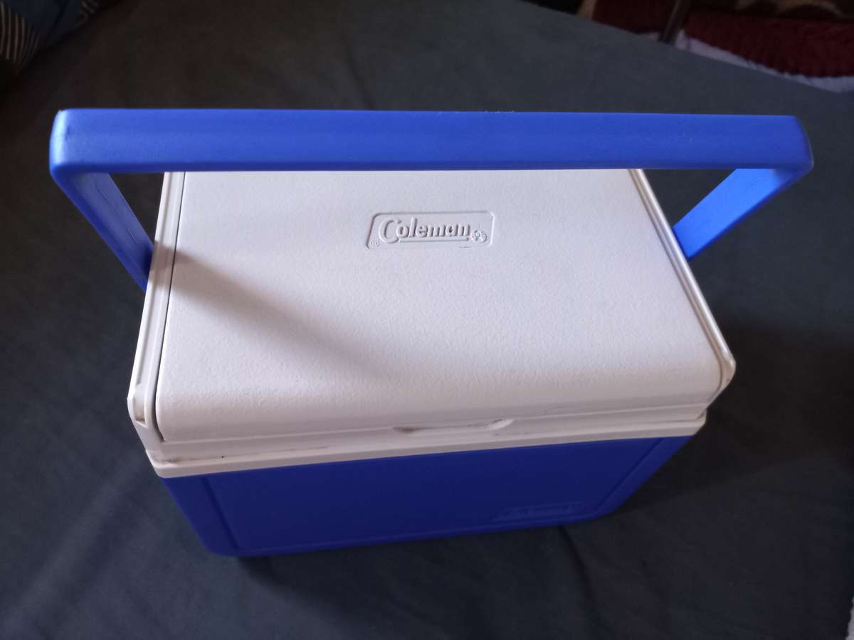 Coleman cooler box 4.7 liters