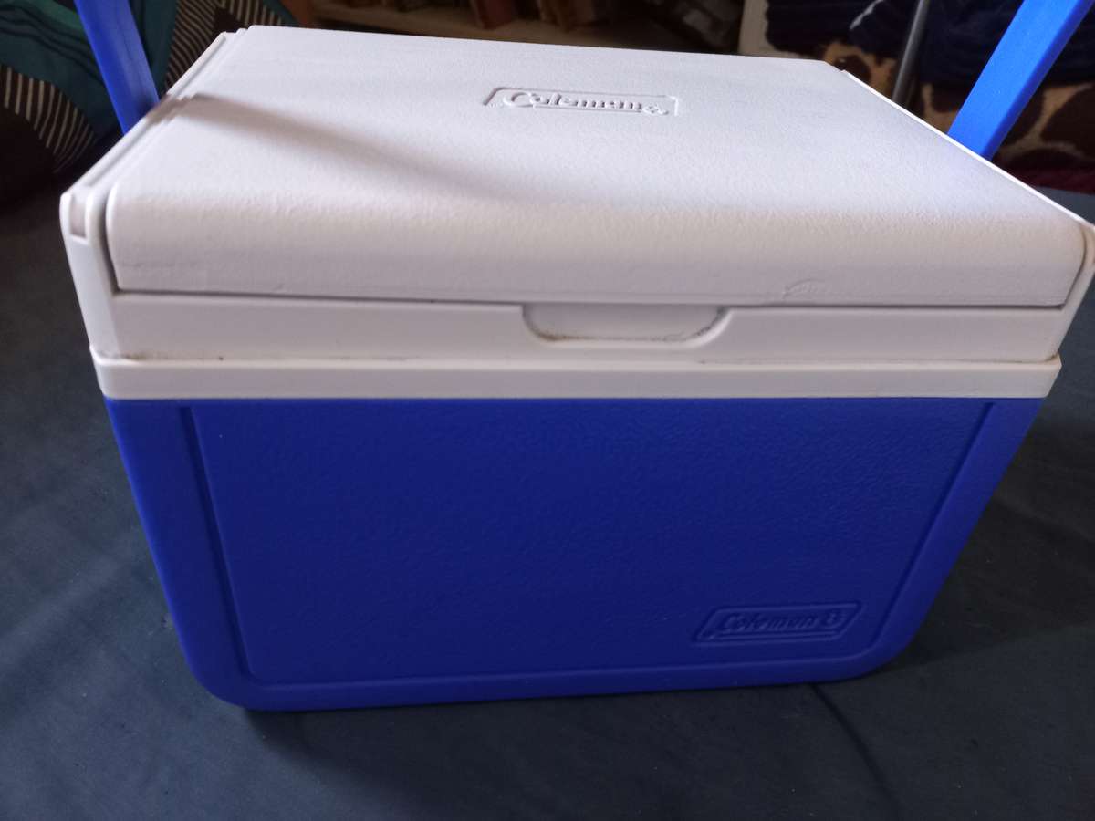 Coleman cooler box 4.7 liters