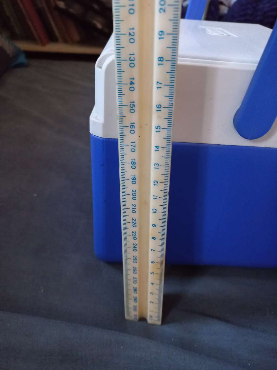 Coleman cooler box 4.7 liters