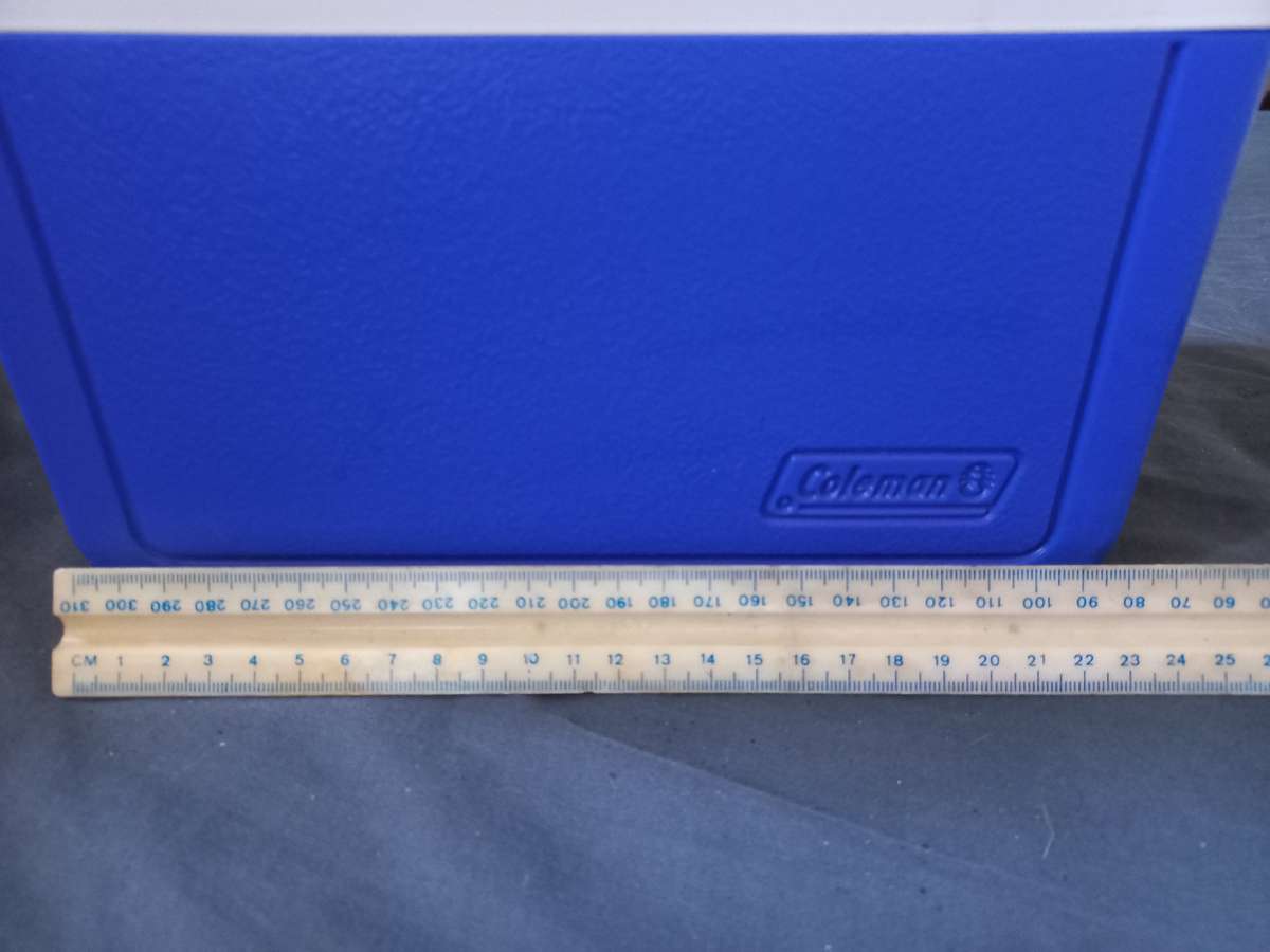 Coleman cooler box 4.7 liters