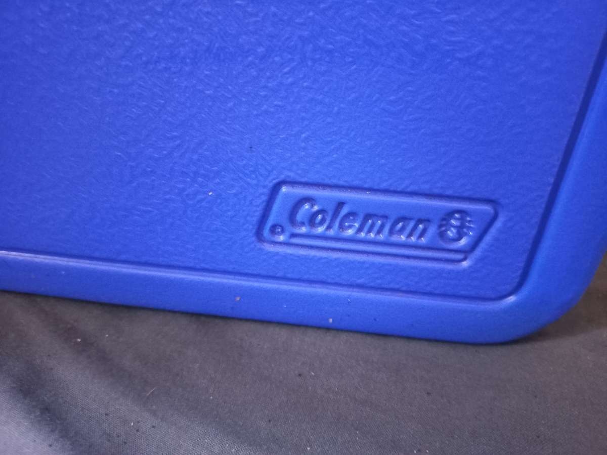 Coleman cooler box 4.7 liters