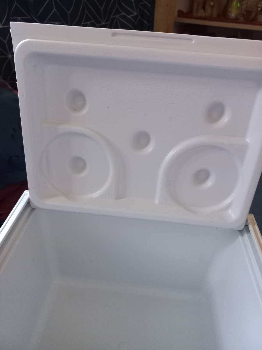 Coleman cooler box 4.7 liters