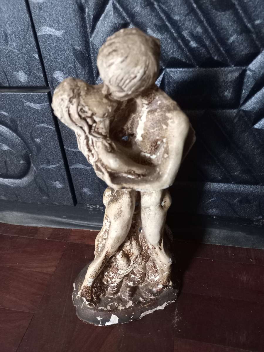 Kissing couple ornament