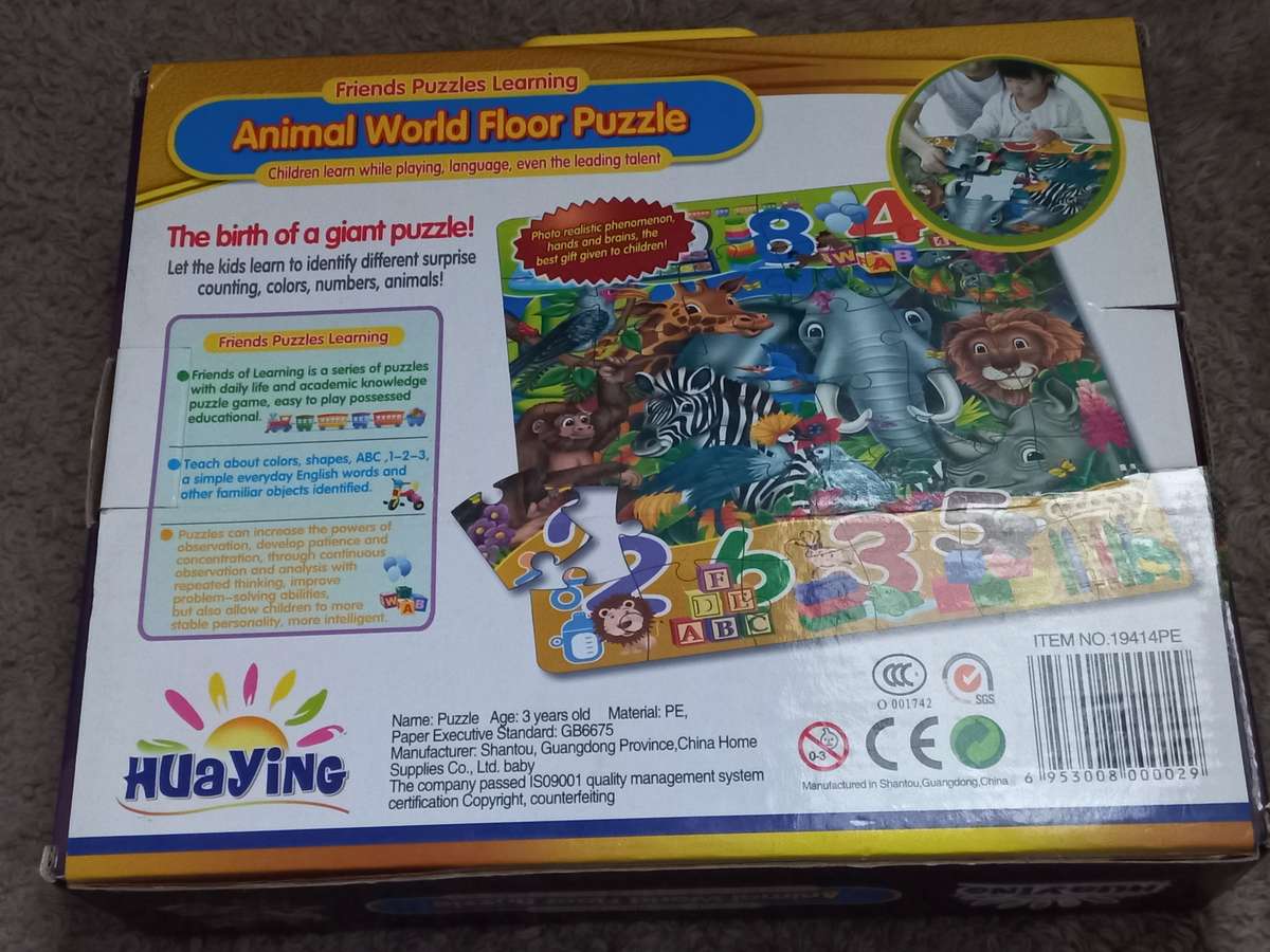 Animal world floor puzzle