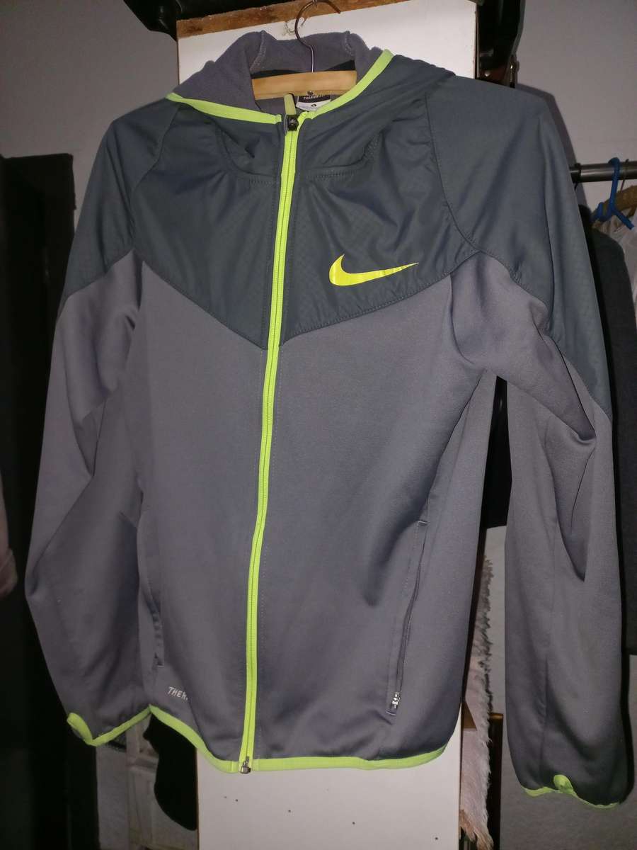 Therma-fit hooded jacket Size small