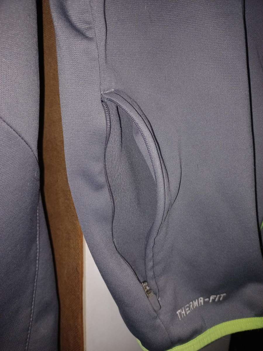 Therma-fit hooded jacket Size small